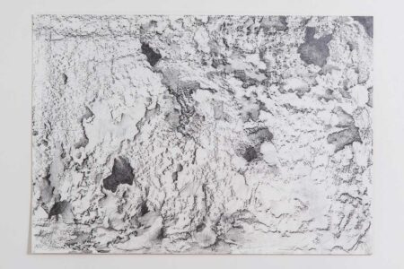 Serie ausencia Nro. 2. Grafito sobre papel 70x100 cm. Año 2019.